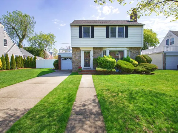 200 Groton Place, West Hempstead, NY 11552
