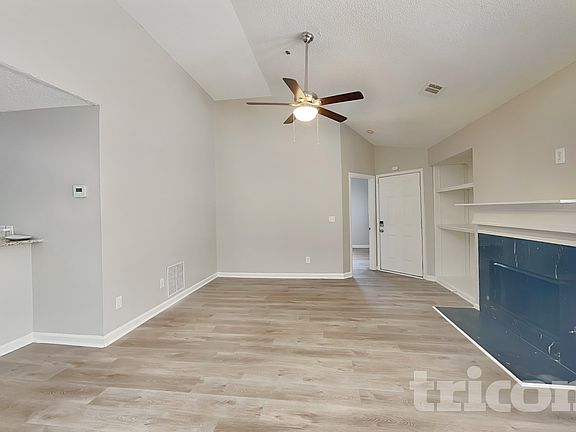 3rd image of 3547 Lehigh Way