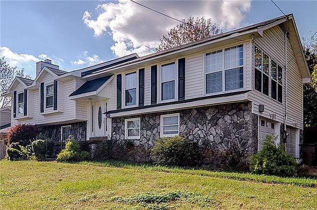 1st image of 2925 Harbour View Dr