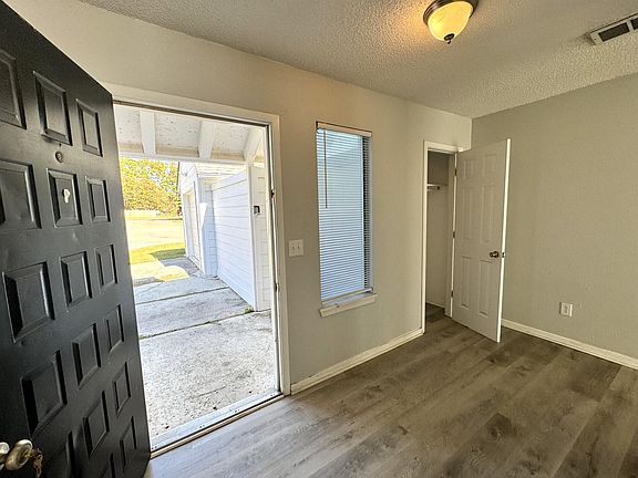 3rd image of 107 Photinia Ct