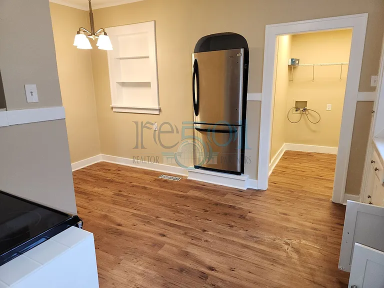 119 N Monroe St — Photo 16
