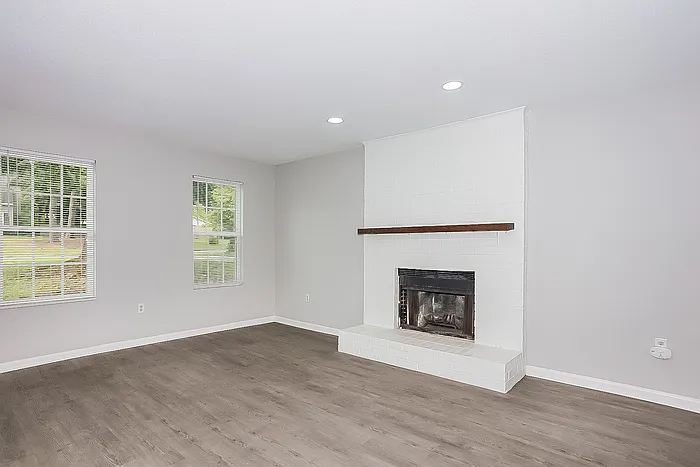 4081 Melrose Dr — Photo 4