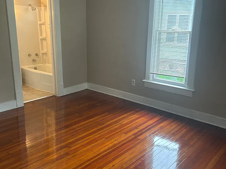 1730 NW Tyler St — Photo 5