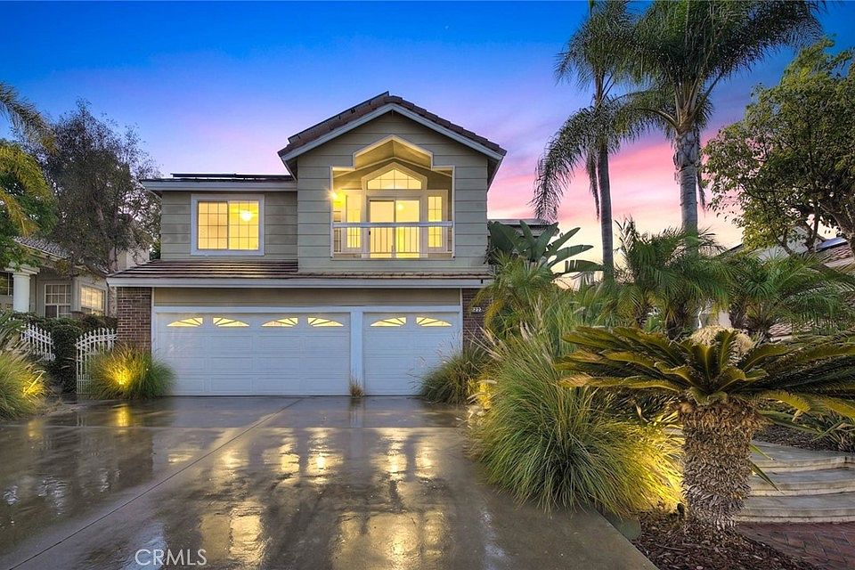 1st image of 15028 Avenida Delas Flores St