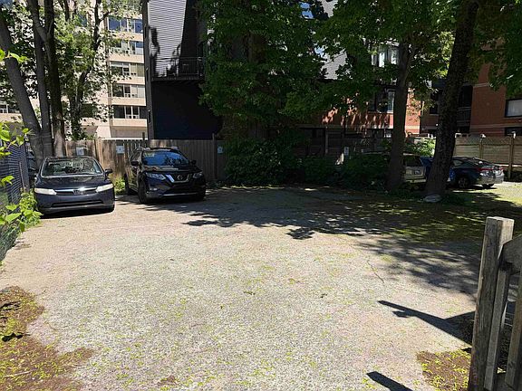 5th image of 1465 Carlton St