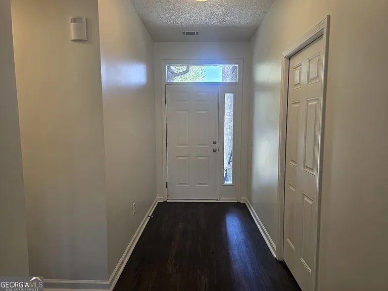 434 Roberts Way — Photo 2