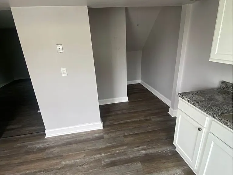 50-60 Longfellow Ct — Photo 2