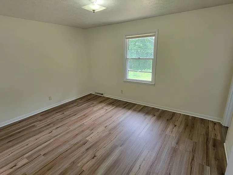 6424 Bunker Hill Rd #B — Photo 3