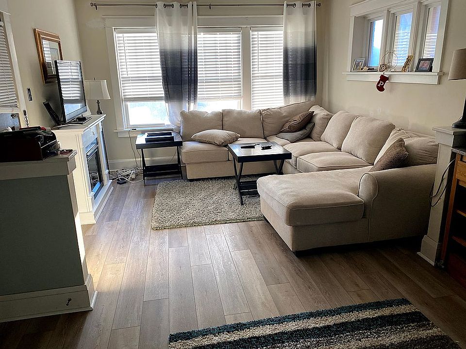 2nd Floor Living Room