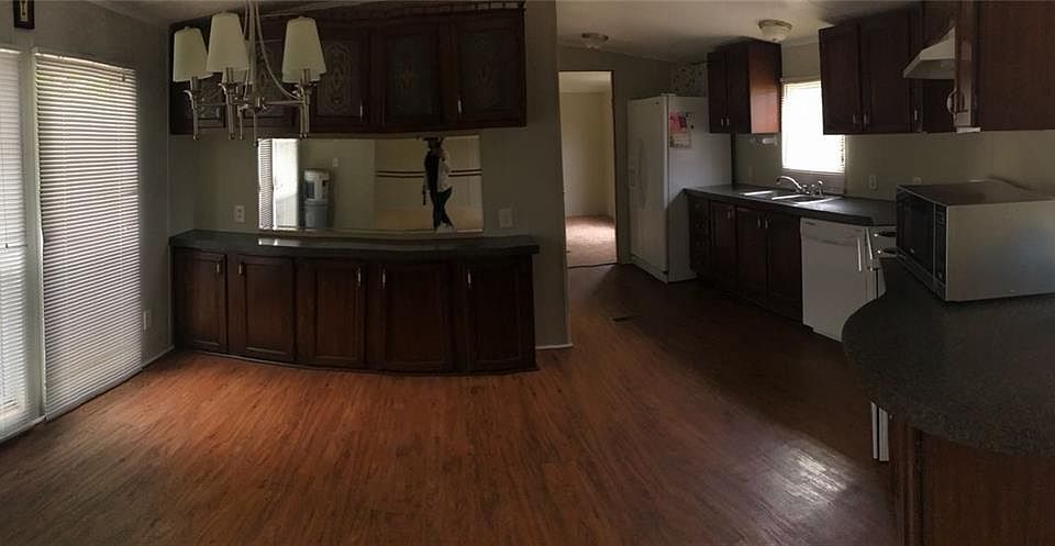 2nd image of 4256 Midcentral Dr
