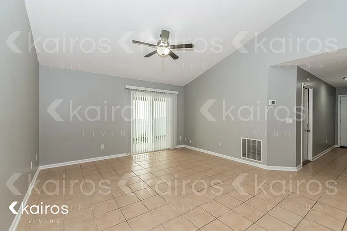 3 bed, 2.0 bath, 1284 sqft, $1,995 — Photo 3