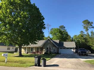 229 Henley Pl, Bay Saint Louis, MS 39520