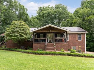 128 Oak Trails Pass, Leicester, NC 28748