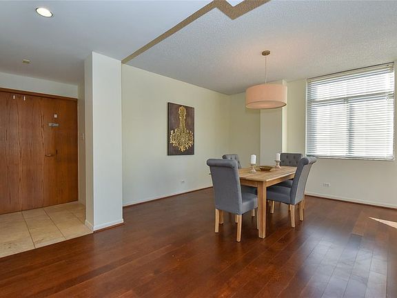 5th image of 4950 Woodway Dr Unit 304