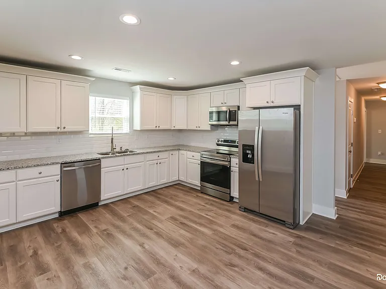 1207A Birch St — Photo 4