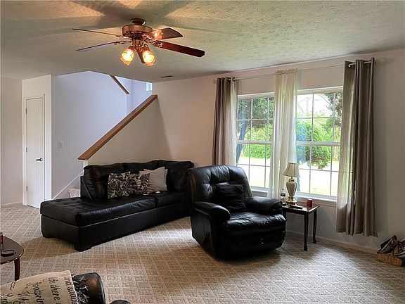 4th image of 915 E Fleetwood Dr