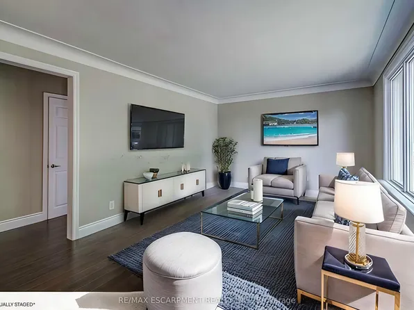 137 Manning Ave, Hamilton, ON L9A 3E8