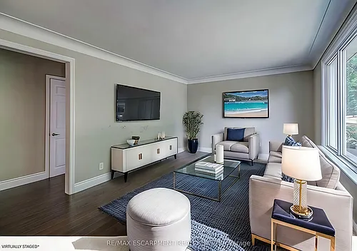 137 Manning Ave Photo 1