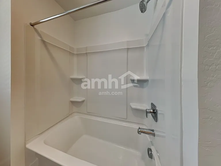 4625 S 97th Dr — Photo 18