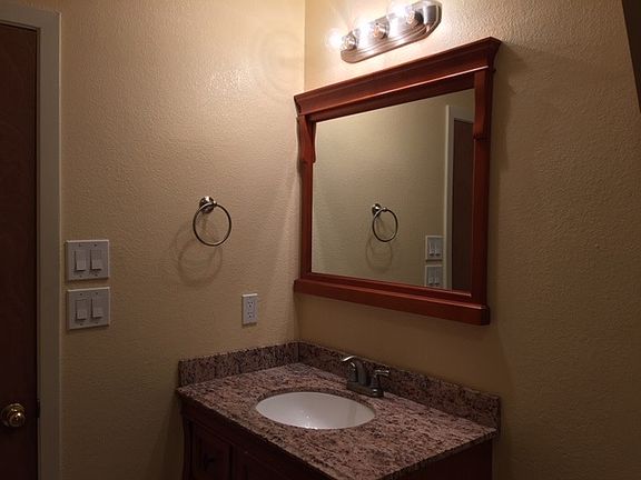 5th image of 1008 Clayton Nolen Dr