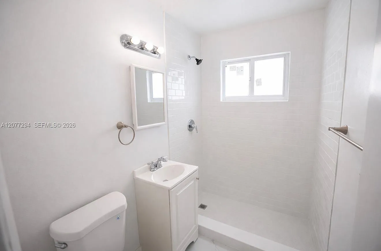 Shorecrest — Photo 4