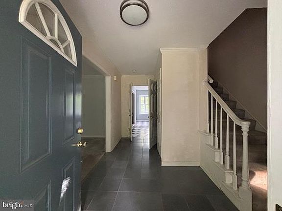 3rd image of 57 Acorn Ridge Ct