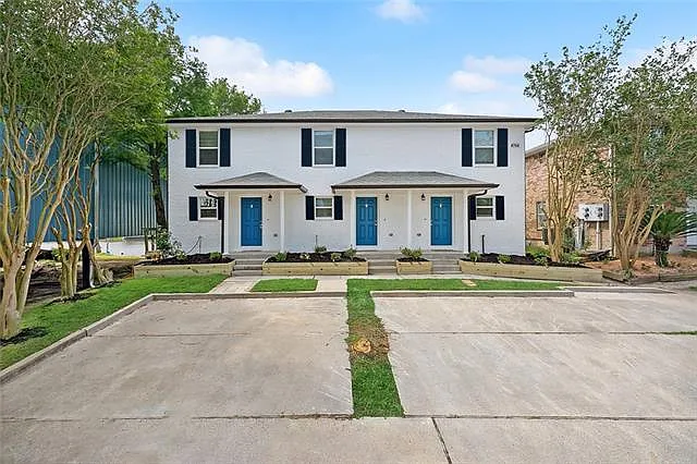 2 bed, 1.5 bath, 1100 sqft, $1,500 — Photo 1