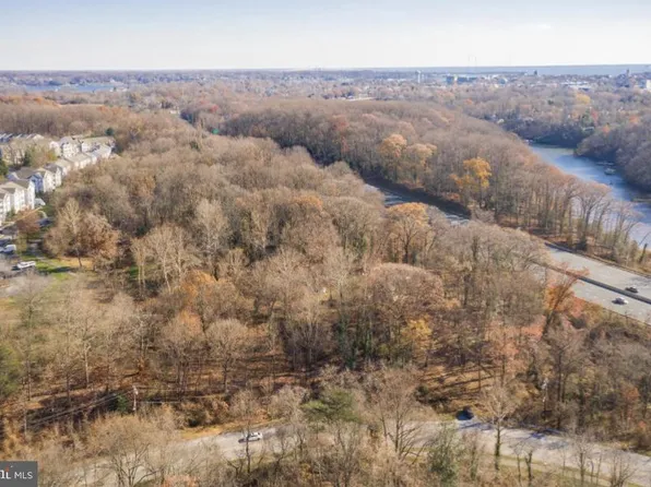 502 Admiral Dr, Annapolis, MD 21401