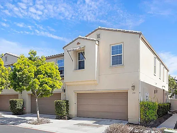 1723 San Eugenio St — Photo 1