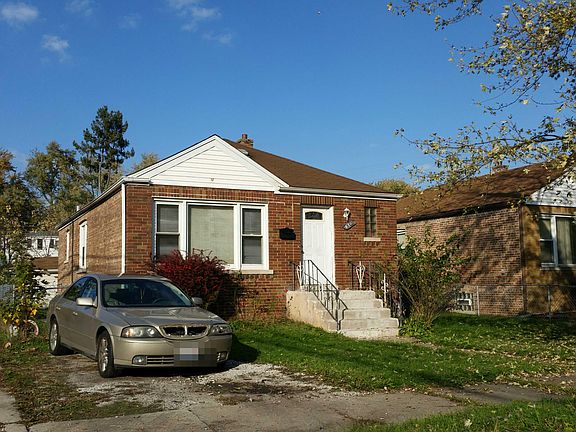 2nd image of 510 W 128th Pl