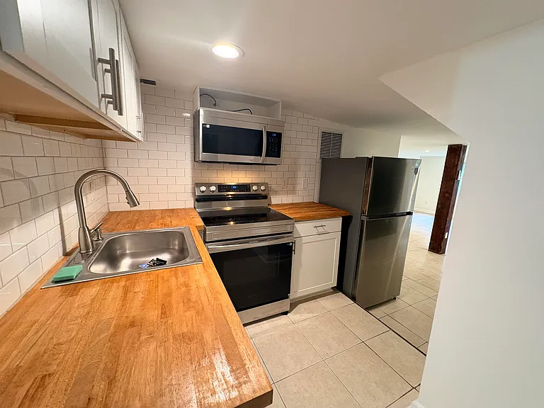 212 Barbourville Dr #STUDIO — Photo 11