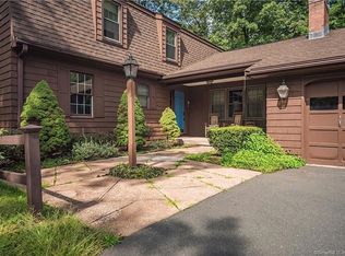 34 Summit Dr, Windsor, CT 06095