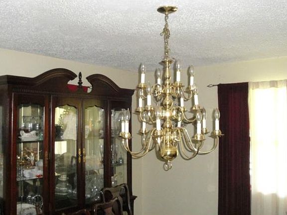 4th image of 2815 Orchid Dr