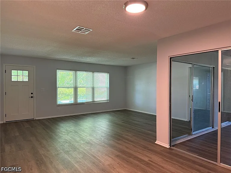 3510 SE 2nd Ave — Photo 4