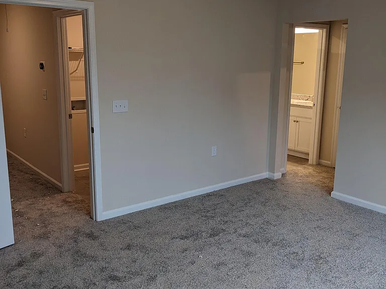 877 McKenzie Park Ter — Photo 23