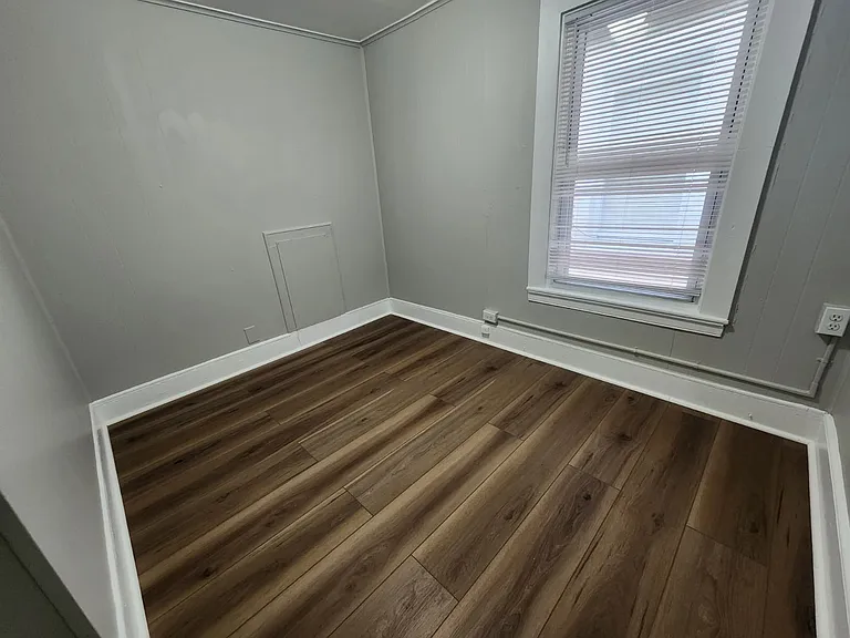 202 Hallock Ave #2022 — Photo 13