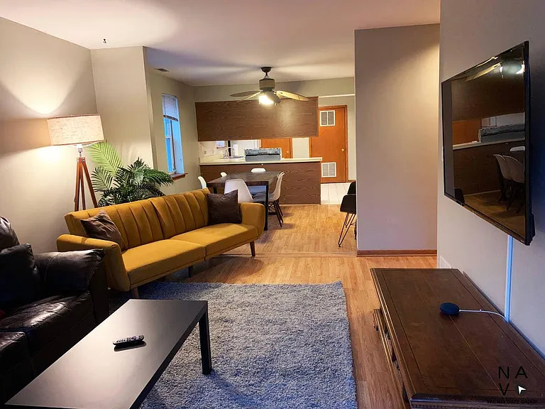 2826 N Lincoln Ave #2 — Photo 1