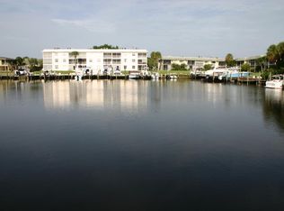 312 Northlake Dr APT 101, North Palm Beach, FL 33408