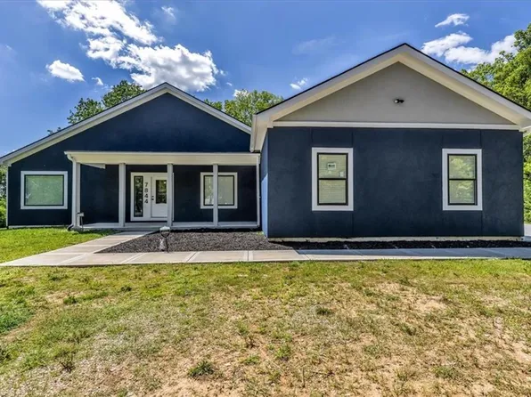 7844 James A Reed Rd, Kansas City, MO 64138