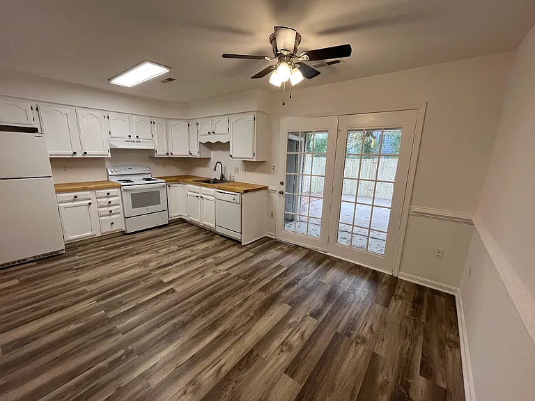 255 Farrell Ln — Photo 7