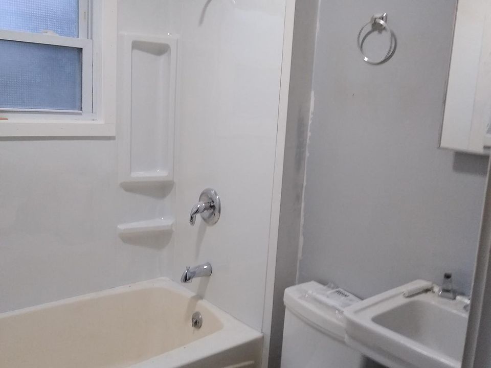 1st image of 1110 1/2 Filmore Ave