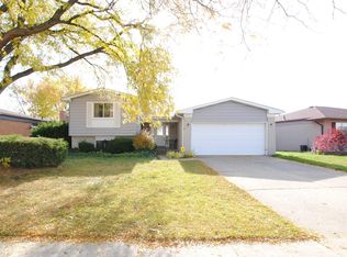 5022 Temple Dr, Sterling Heights, MI 48310