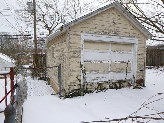 4th image of 144 E Beechwood Ave