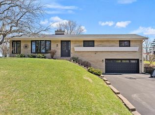 W279N4900 Jerilane Ct, Pewaukee, WI 53072