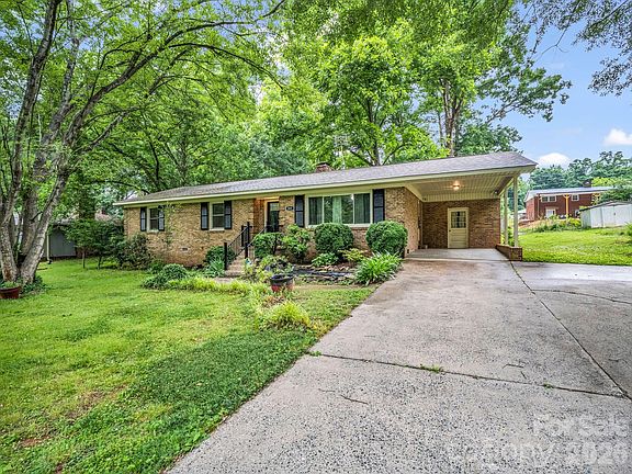 2nd image of 803 Brittain Dr