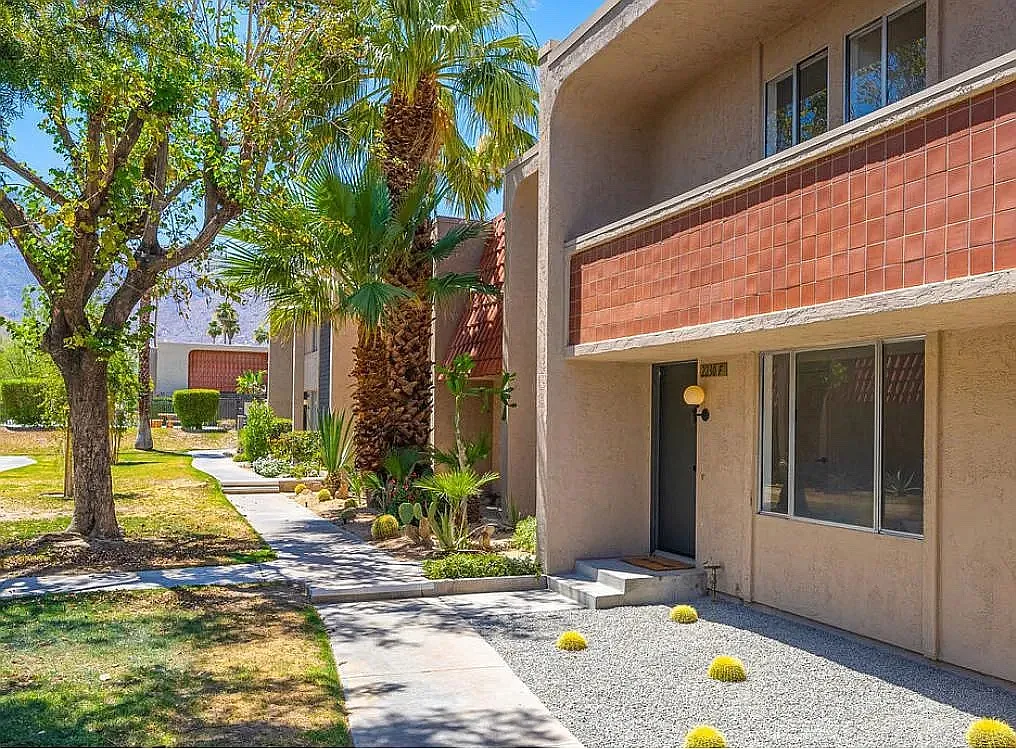 3 bed, 2.5 bath, 1344 sqft, $2,500 — Photo 1