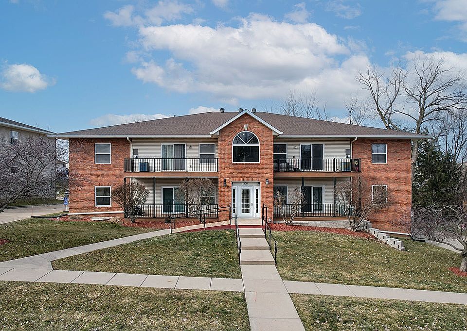 1300 23rd Ave APT 1 Coralville IA 52241 Zillow   5d5b67a474a551be18689ea3cb53aa73 Cc Ft 960 