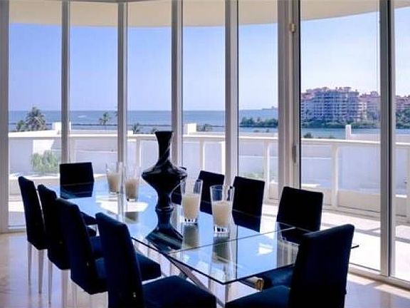 DINNING ROOM