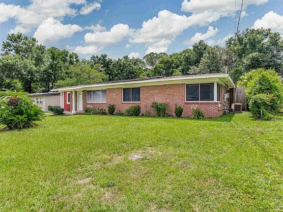 5th image of 1002 Alexandria Dr