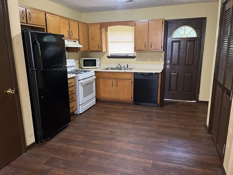 1852 High Falls Rd #B — Photo 3